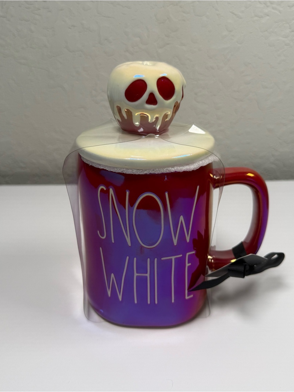 Rae Dunn Disney Snow White Poison Apple Mug w/ Lid Halloween Mug NWT